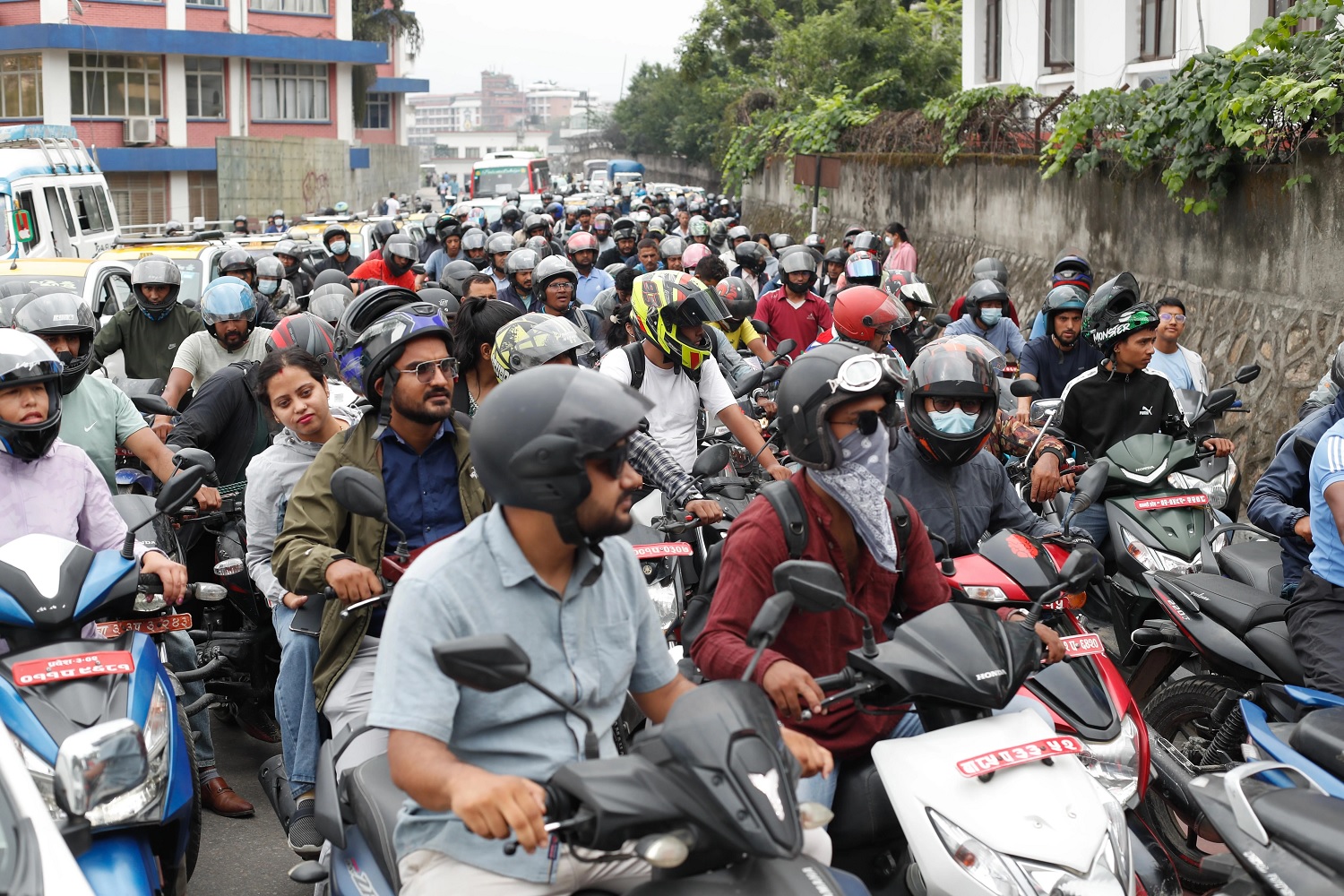 सरकार र पेट्रोलियम ट्यांकर चालक संघबीच सहमति, इन्धन आपूर्ति शुरु