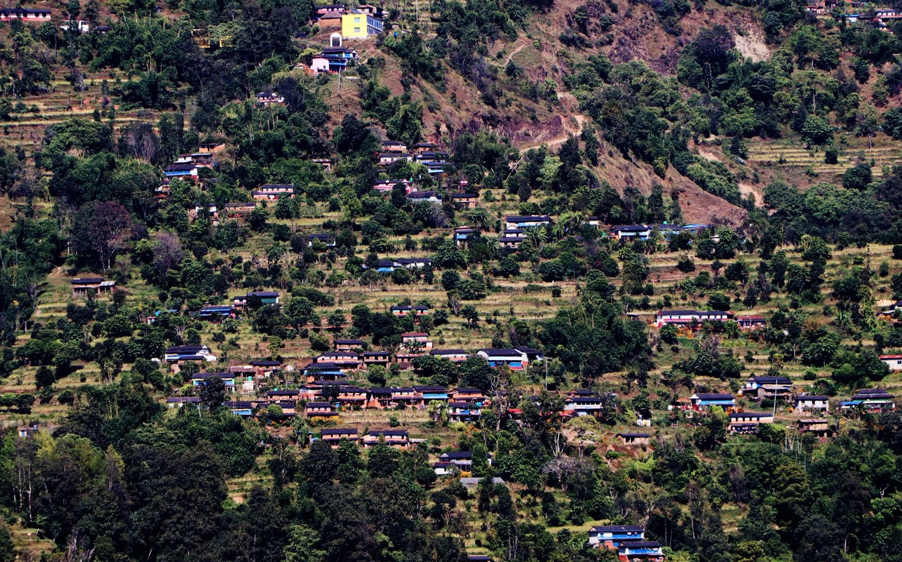 बागलुङ घुम्ने पर्यटक बढेपछि होटलमा लगानी थपिँदै