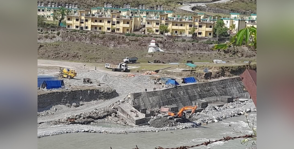 नेपाली भूमिमा भारतले बनायो तटबन्ध
