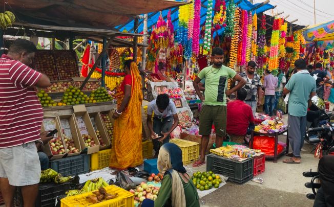 चाडपर्वले चलायमान बन्दै अर्थतन्त्र, बजारमा बढ्यो किनमेल
