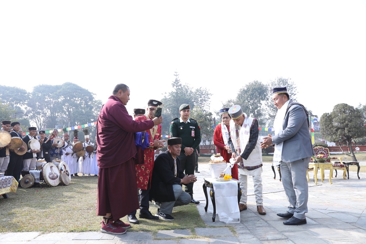 राष्ट्रपति पौडेलद्वारा दीप प्रज्वलन गरी सोनाम ल्होसारको शुभारम्भ