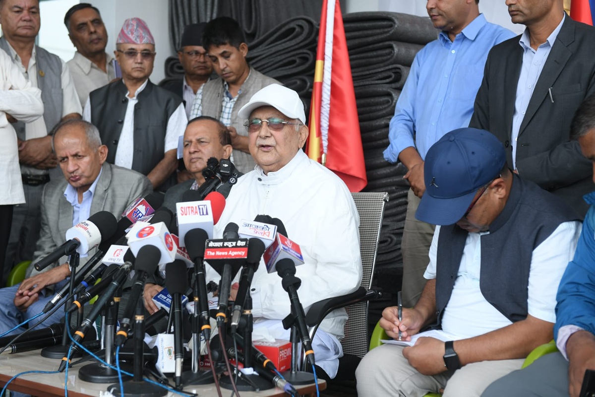 सरकारी कोषमा जम्मा नै गर्दैनौं भनेका होइनौं, तर हाम्रो प्राथमिकता पीडितलाई प्रत्यक्ष राहत पुर्‍याउनु हो : ओली