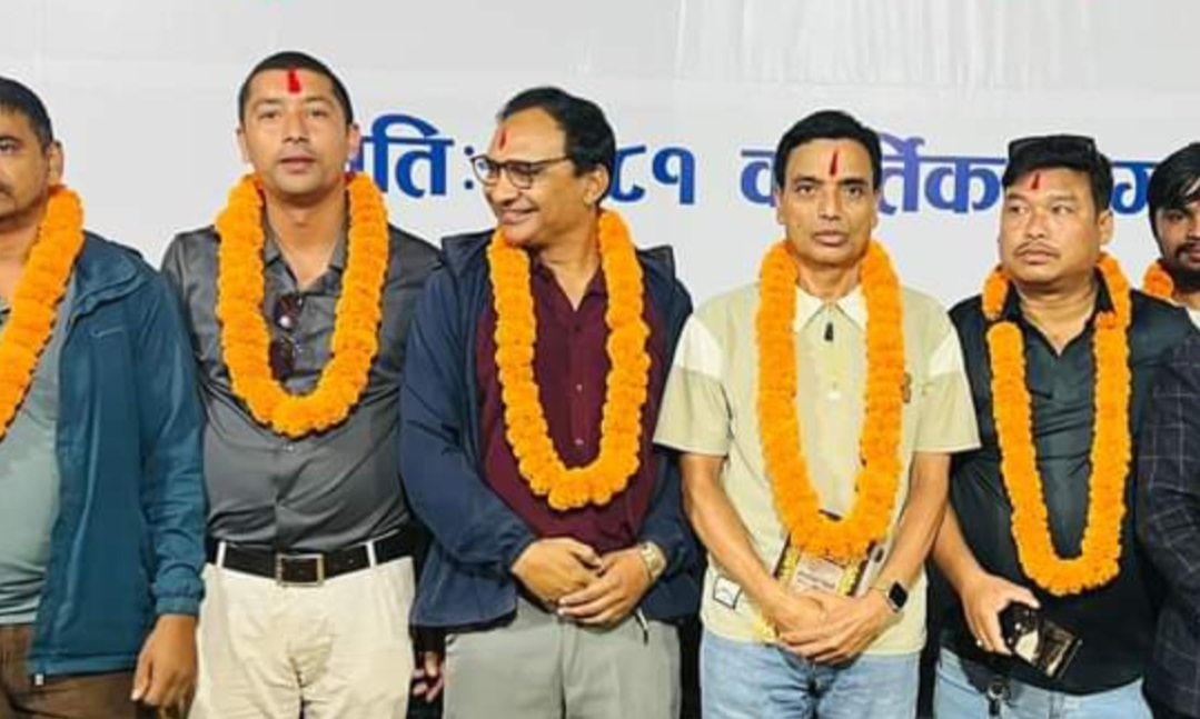 शितगंगामा प्लास्टिकका माला प्रतिबन्ध