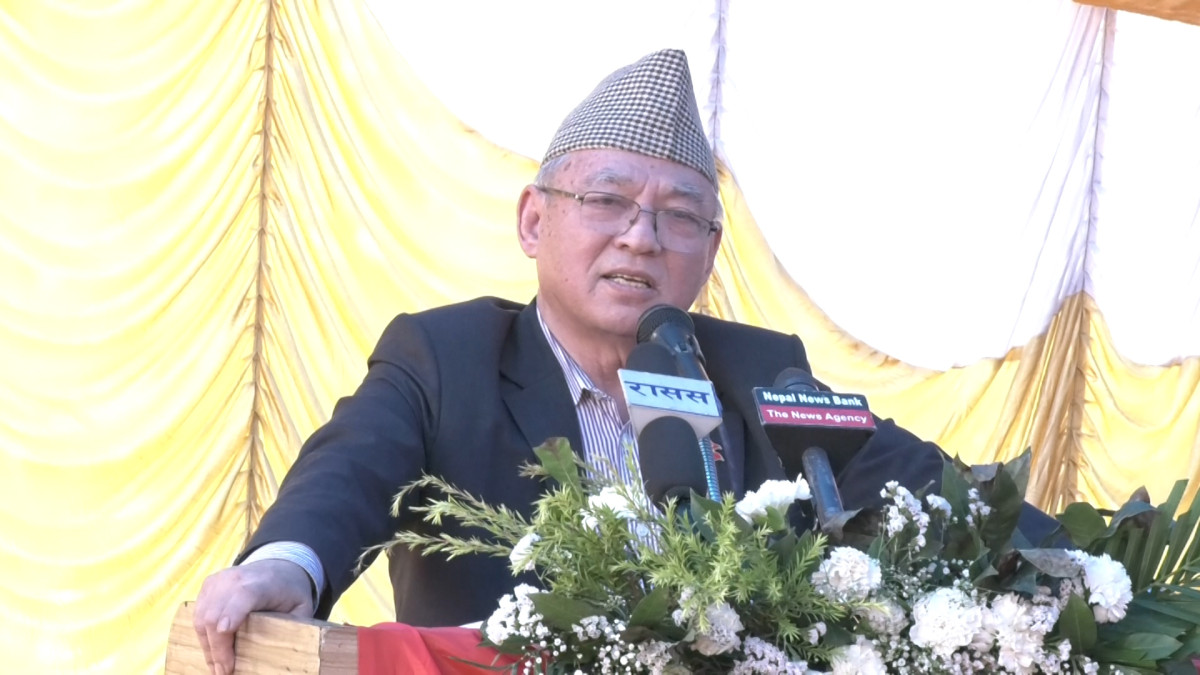'ओलीको रक्षार्थ उभिनुपर्ने जिम्मेवारी एमालेको काँधमा आएको छ'