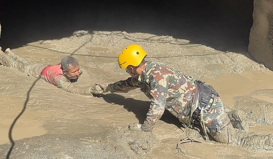 सुरुङमा फसेकाको उद्धार कठिन, भारत र चीनबाट विशेषज्ञ टोली ल्याइने