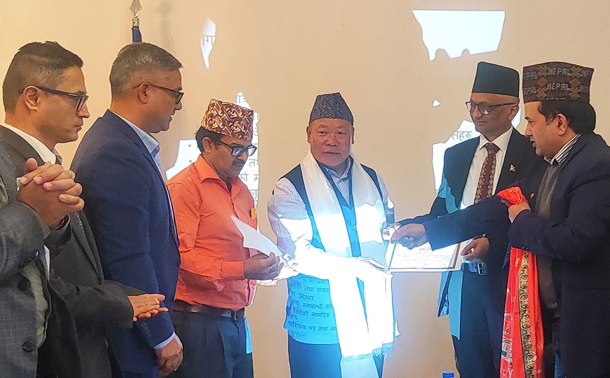 पत्रकार महासंघ युरोप शाखाका अध्यक्ष राई सम्मानित