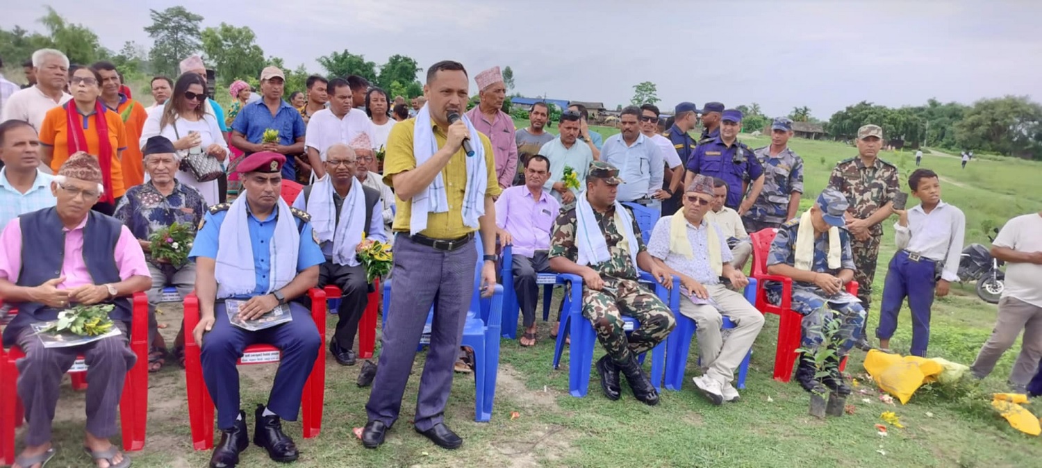 'जन्मदिनलाई सत्कर्मसँग जोडौं अभियान' : विभिन्न जातका १३ सय बिरुवा रोपियो