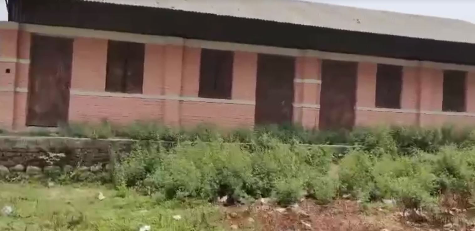 पाल्ही आधारभूत विद्यालयमा विद्यार्थीको खडेरी 