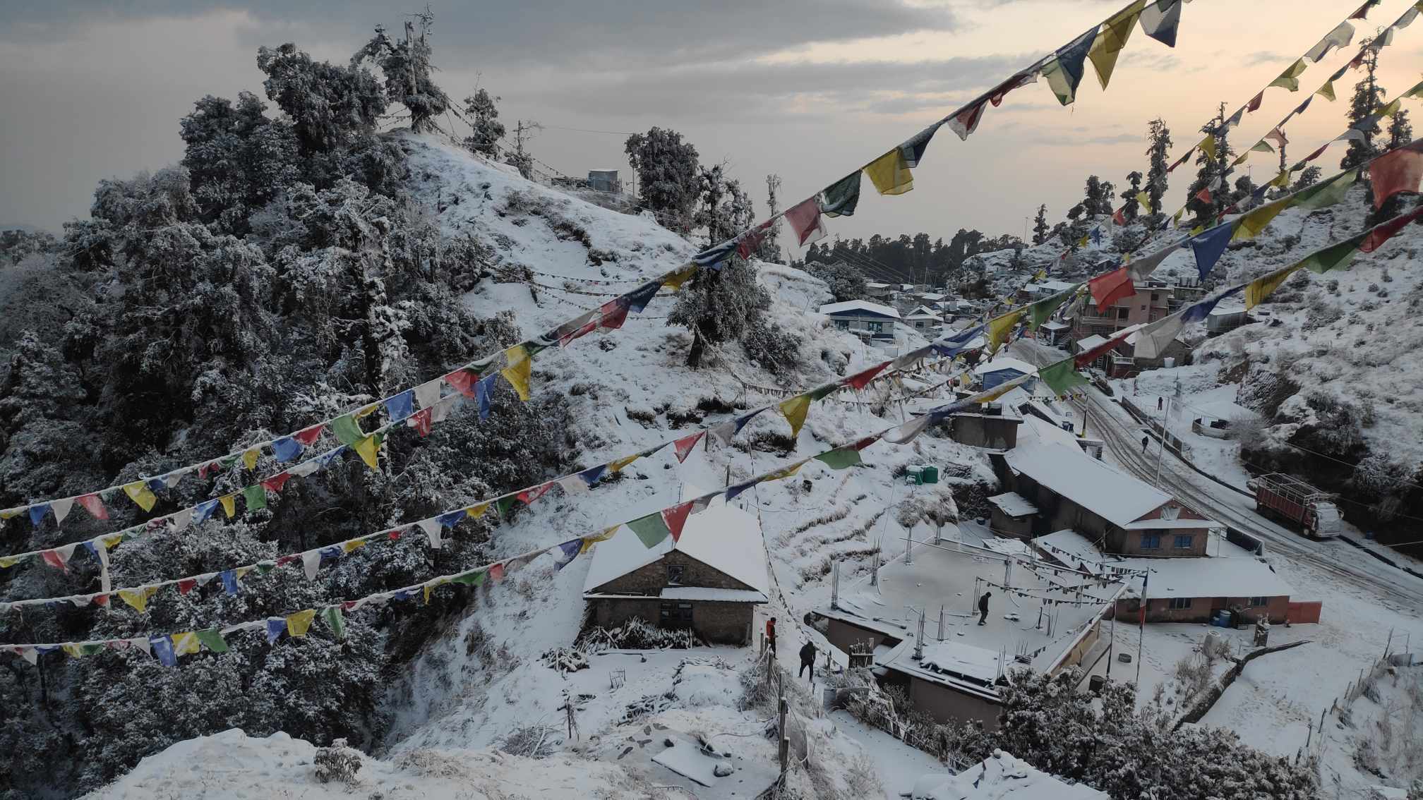 सङ्खुवासभाको मकालु क्षेत्रमा हिमपात, जनजीवन प्रभावित