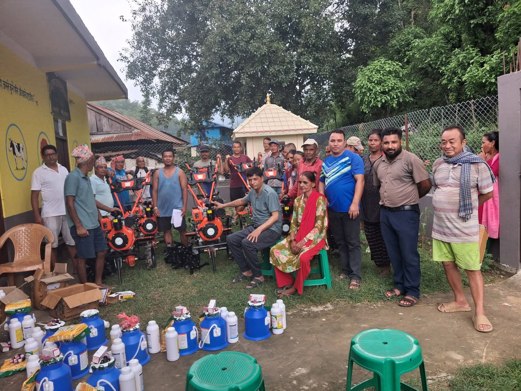 सामुदायिक वनको आम्दानीले गाउँ झिलिमिली, किसानलाई हाते ट्याक्टरदेखि सस्तो ऋणसम्म