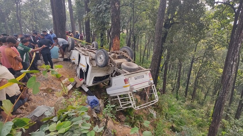 कावासोतीमा जीप दुर्घटना, दुई जनाको मृत्यु, २८ जना घाइते