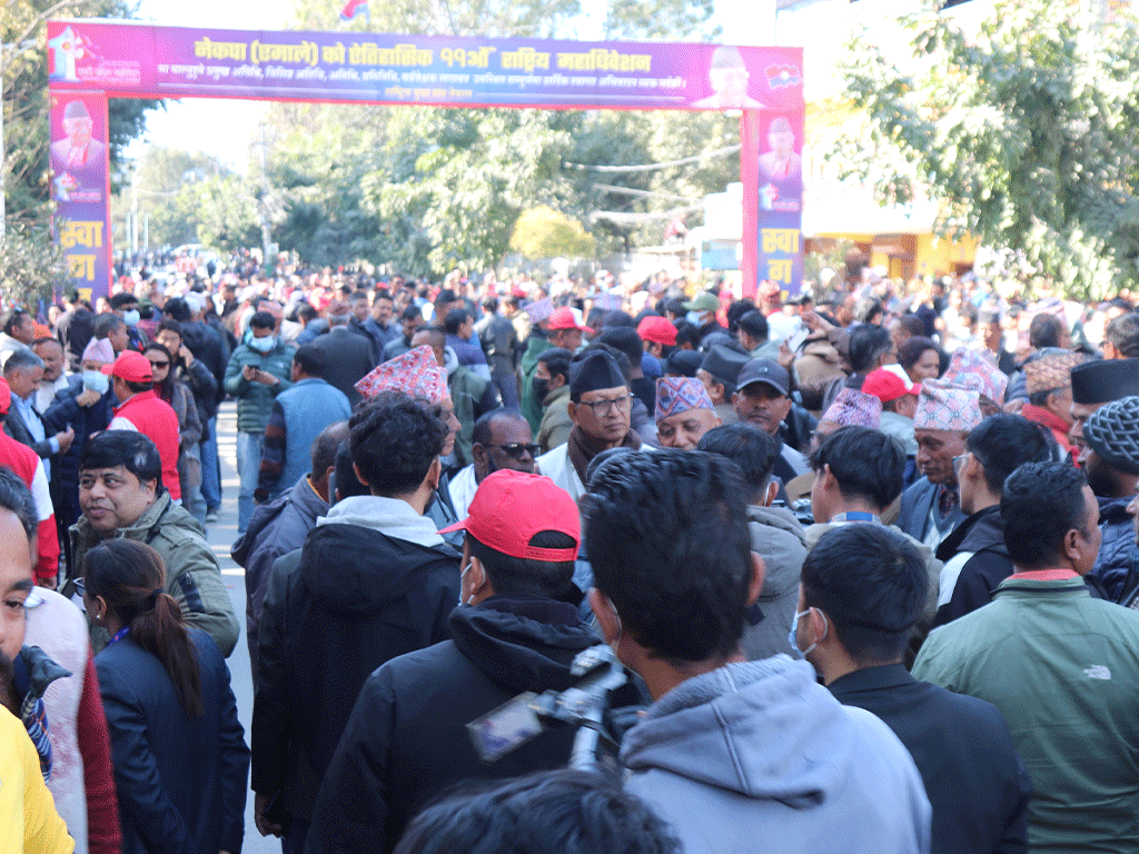 भोट खसाल्ने ठाउँमा मोबाइल र उम्मेदवारको लिस्ट लैजान रोक