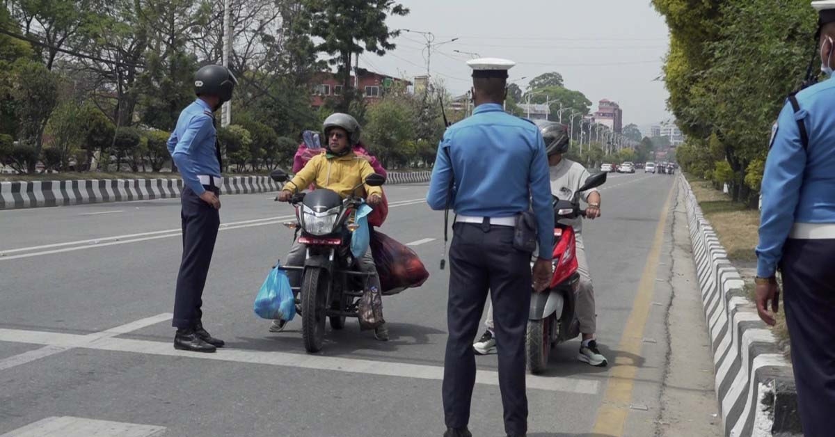 ट्राफिक नियम उल्लंघनमा अत्यधिक जरिवाना