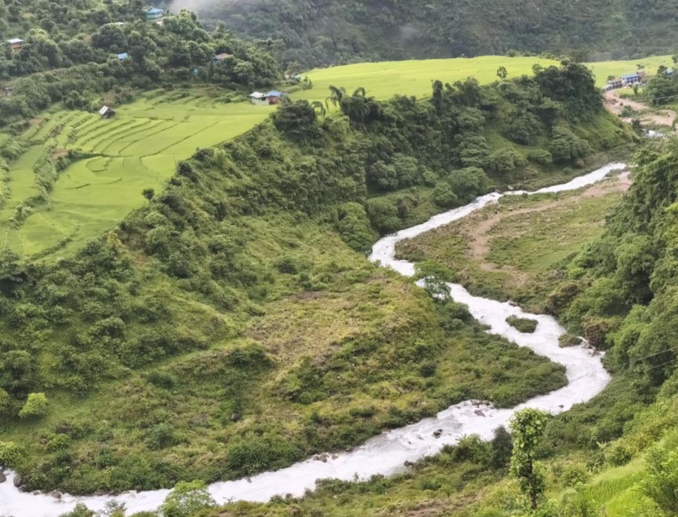 तिल्चा खोलाले मोटरसाइकलसहित बगाउँदा युवक बेपत्ता