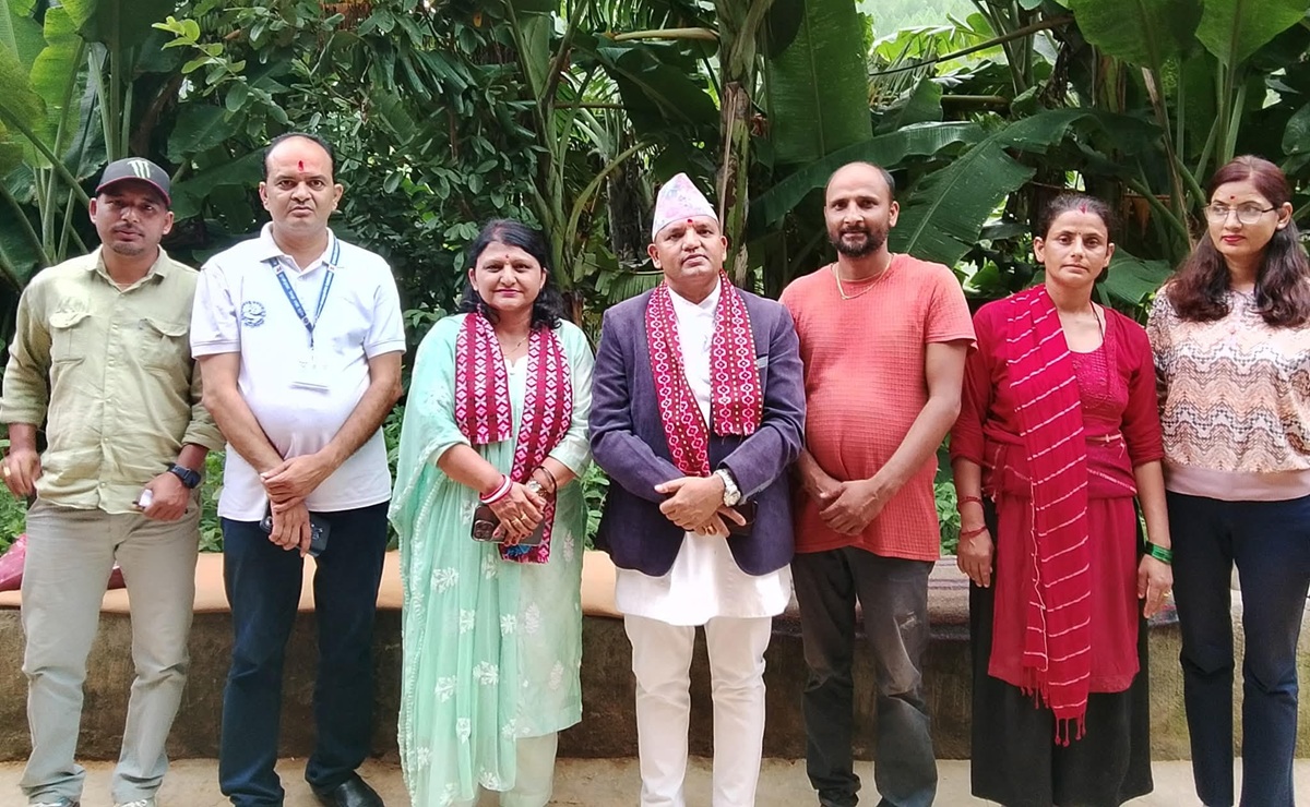 किसानका समस्या बुझ्न अर्घाखाँचीका प्रजिअ अर्याल घरदैलो अभियानमा