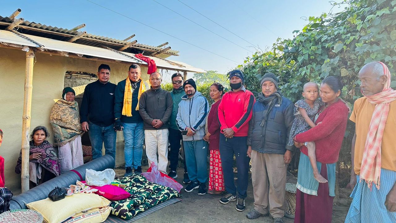 मलेसियामा व्यवसाय गर्दै आएका लामाद्वारा अपाङ्गता भएको परिवारलाई सहयोग