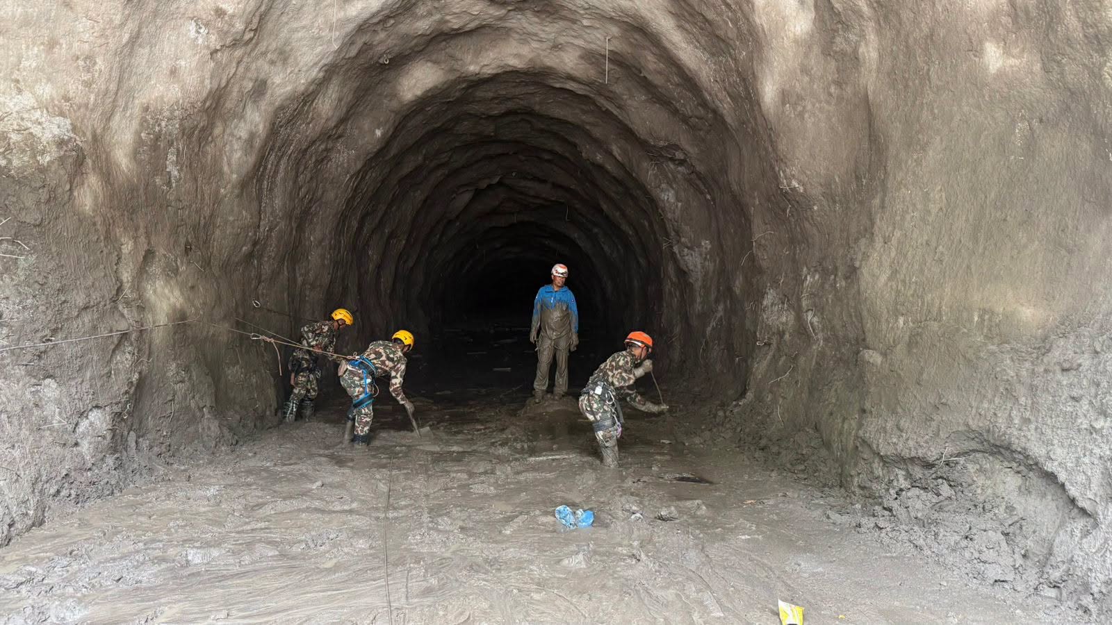 सुरुङमा फसेकाको उद्धारमा के हुँदैछ ? अपडेट