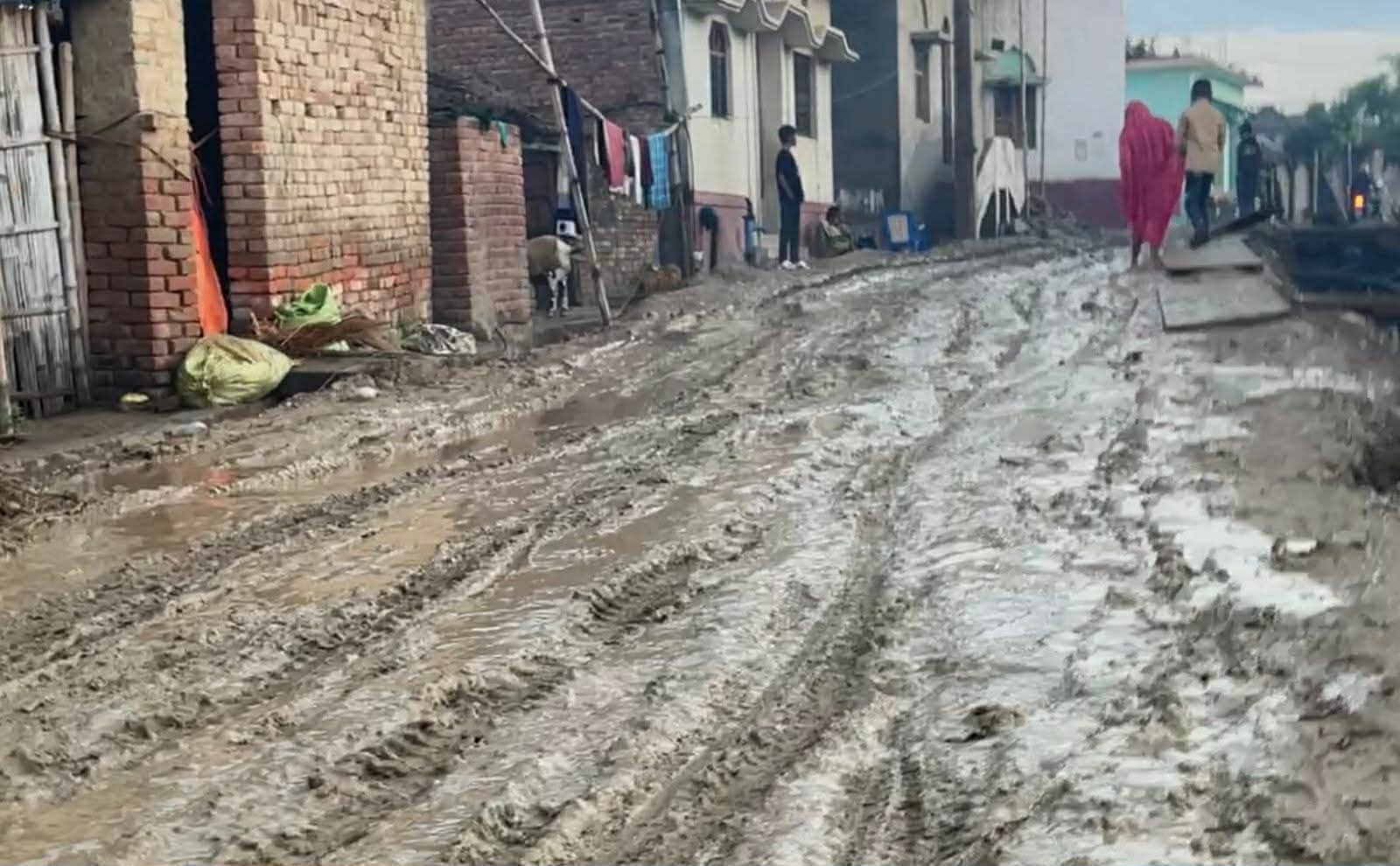 जसपा नेपालको राष्ट्रिय महाधिवेशन मञ्च हावाहुरीले भत्कायो