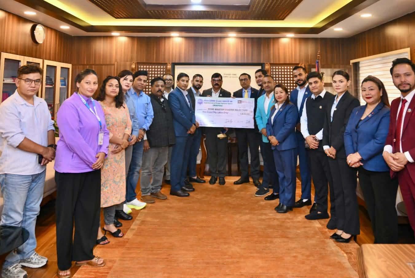 संघद्वारा संकलित डेढ करोड प्रधानमन्त्री राहत कोषमा हस्तान्तरण