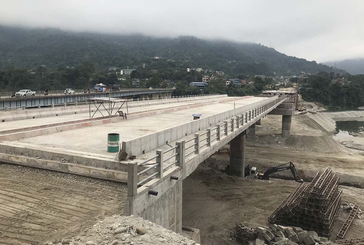 तीन वर्षभित्र निर्माण सम्पन्न गर्नुपर्ने मादीसेती मोटरेबल पुल पाँचवर्षसम्म बनेन