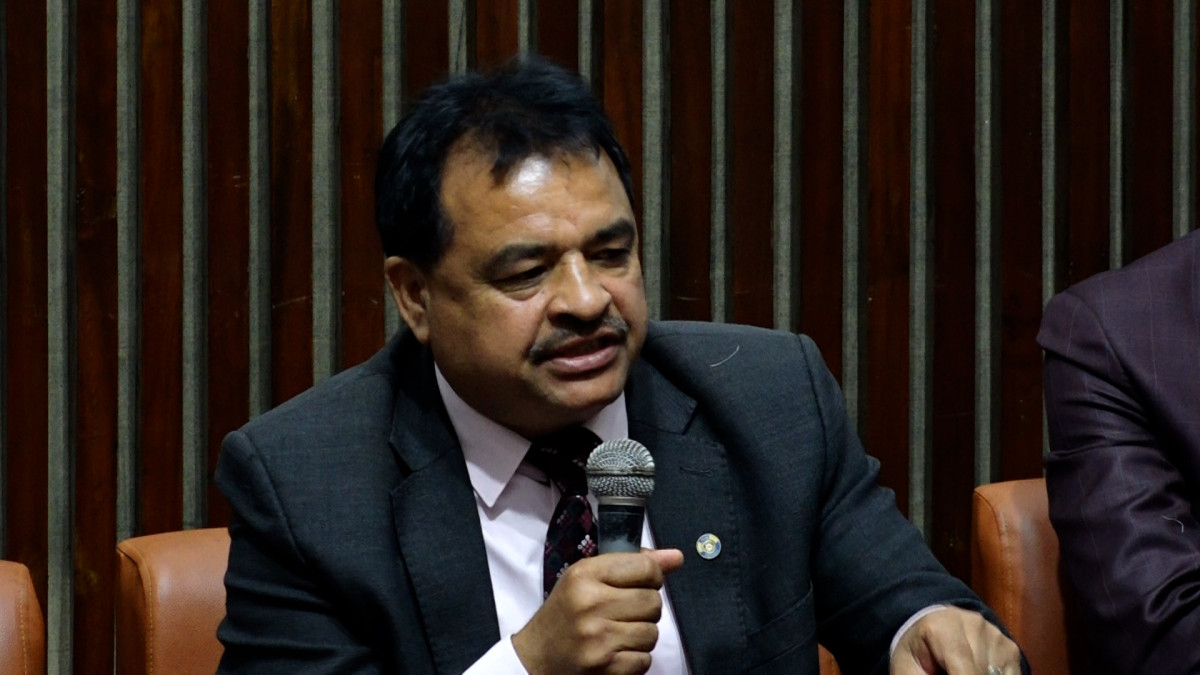 ‘फि तिर्न नसक्ने विद्यार्थीलाई सरकारी स्कुलमै पढाऔँ, हामीले जोगी हुन स्कुल खोलेका होइनौं'