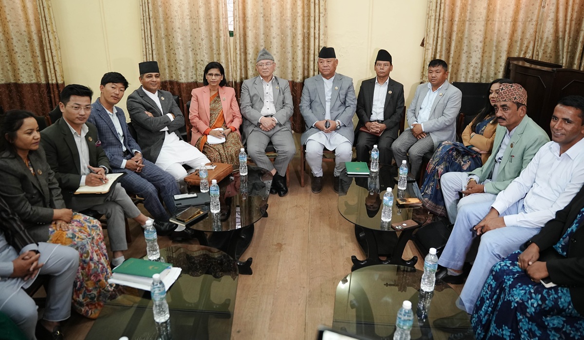 प्रधानमन्त्रीले संसद्‍मै माफी नमागेसम्म सदन चल्न नदिने विपक्षी दलको निर्णय